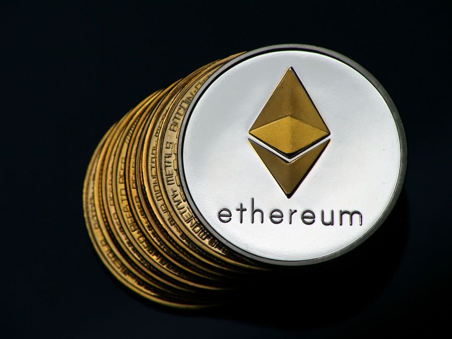  Ether là tiền điện tử lớn thứ hai theo vốn hóa thị trường, sau Bitcoin