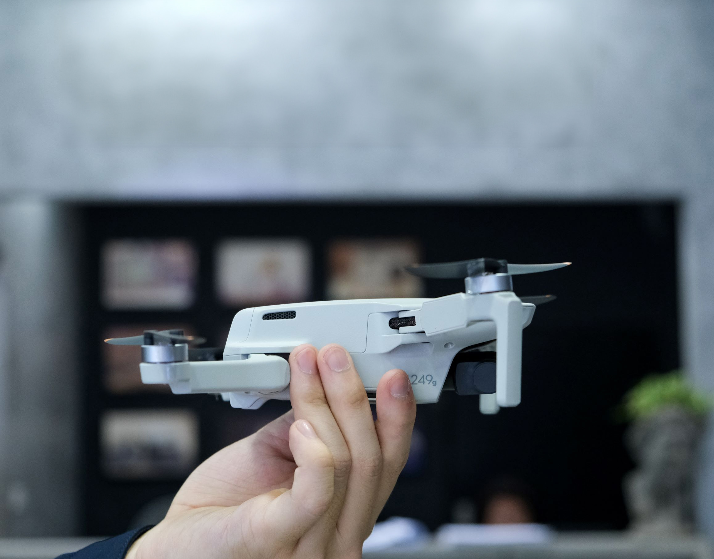 drone Mini 2 SE của DJI sẽ mang đến cho bạn những hình ảnh live view chất lượng 720p/30fps 