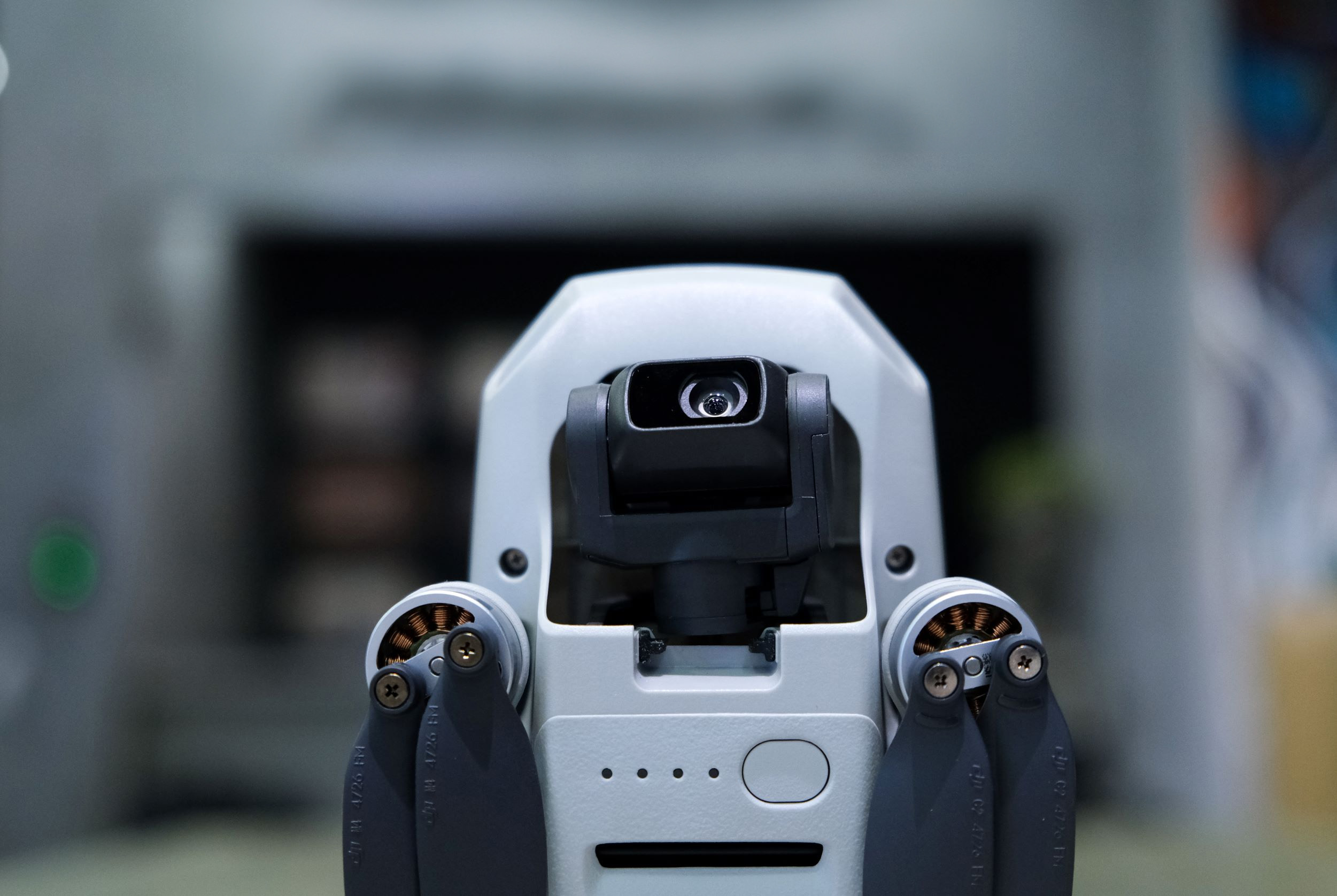 Camera của DJI Mini 2 SE được trang bị khả năng zoom 4x