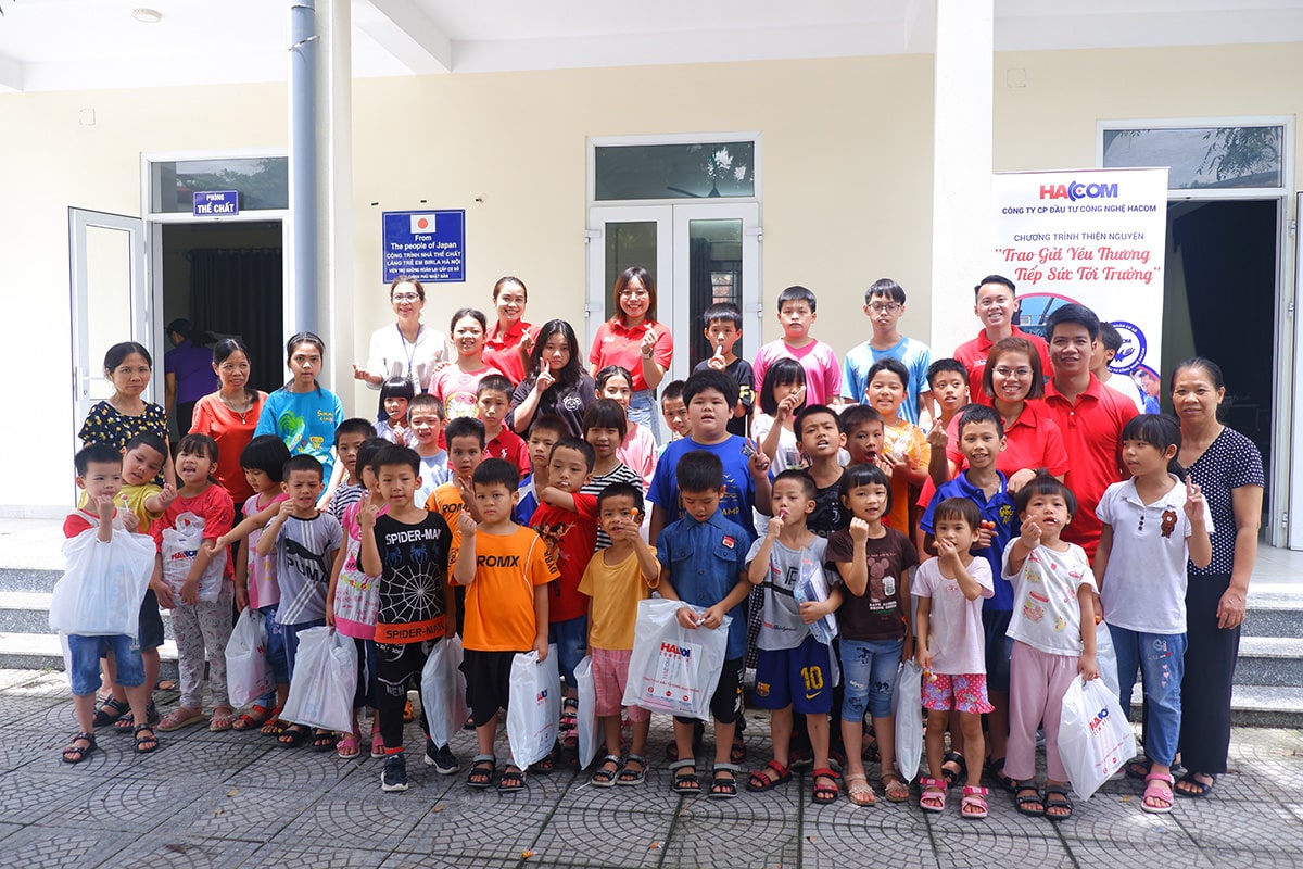 Nhân viên HACOM tổ chức thiện nguyện tại làng trẻ em Birla