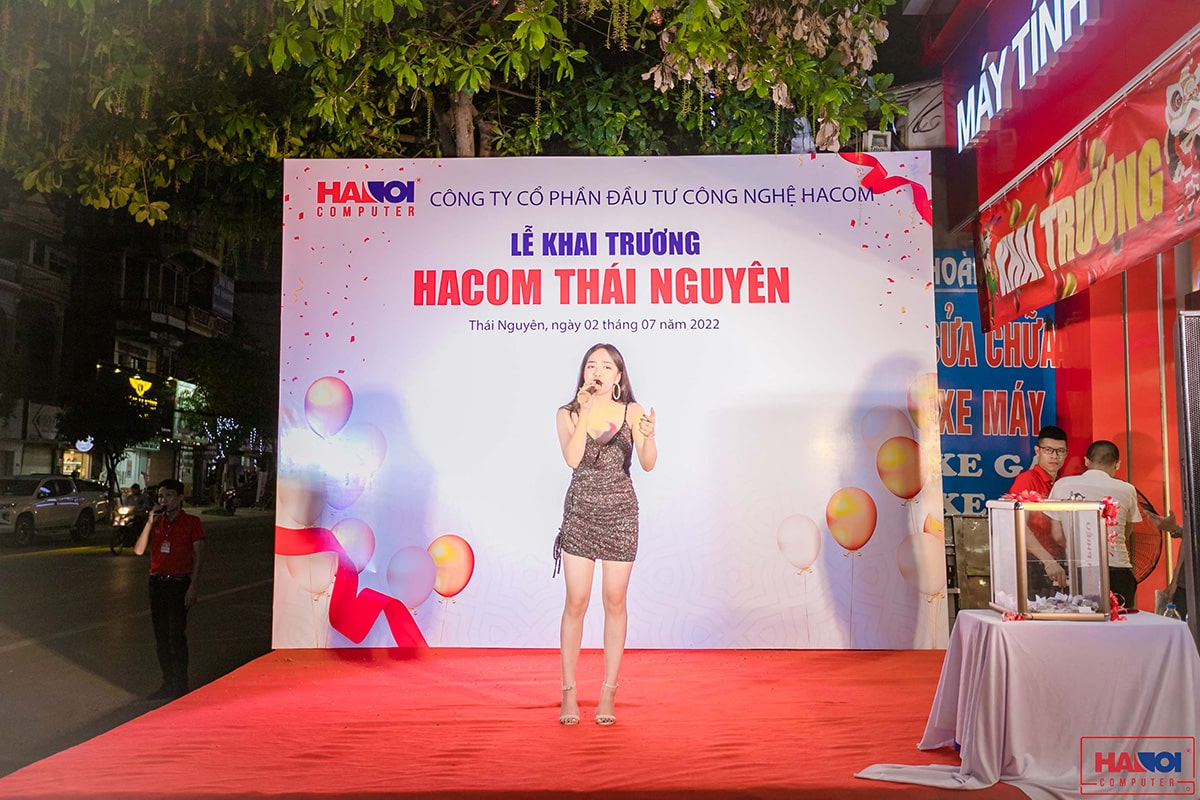 biểu diễn ca nhạc khai trương chi nhánh HACOM Thái Nguyên