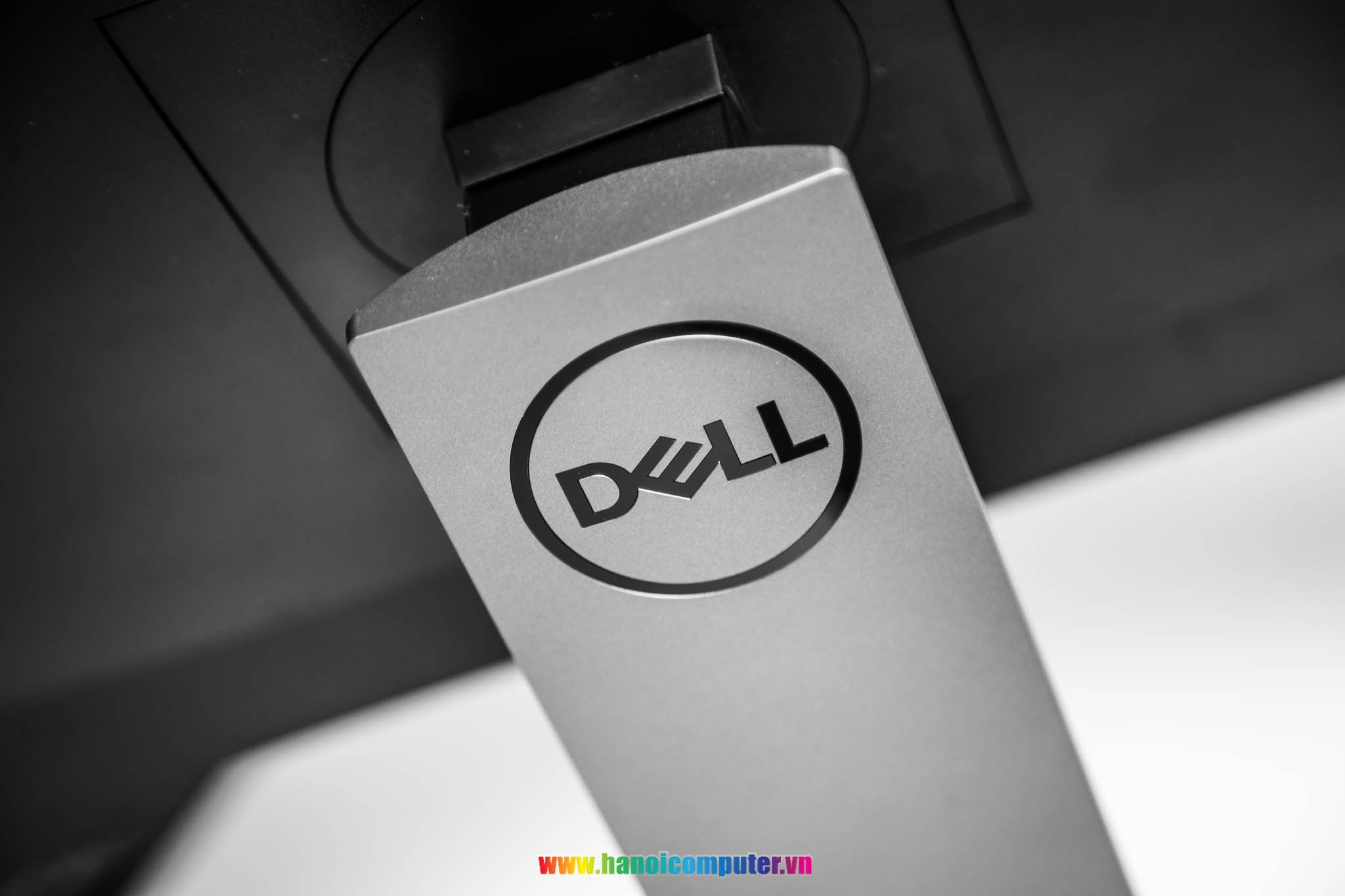 Thiết kế logo Dell P2719H
